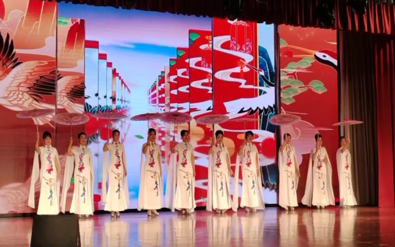 09-旗袍走秀《花开中国》，演出单位：泰山神韵老干部艺术团_副本.png